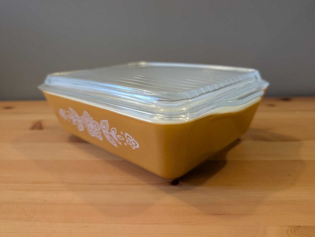 Pyrex Butterfly Gold Refrigerator Dish 503 (1 ½ Quart) - photo 2