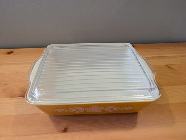 Pyrex Butterfly Gold Refrigerator Dish 503 (1 ½ Quart) - photo 5