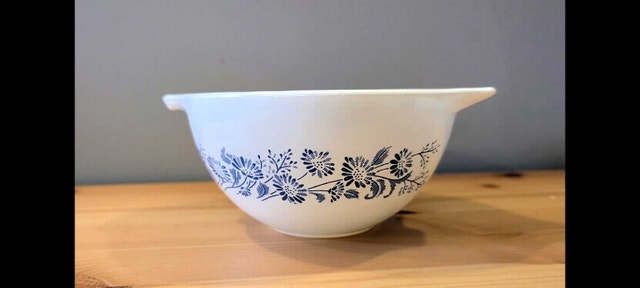 Pyrex Colonial Mist 441 Bowl - 750ml