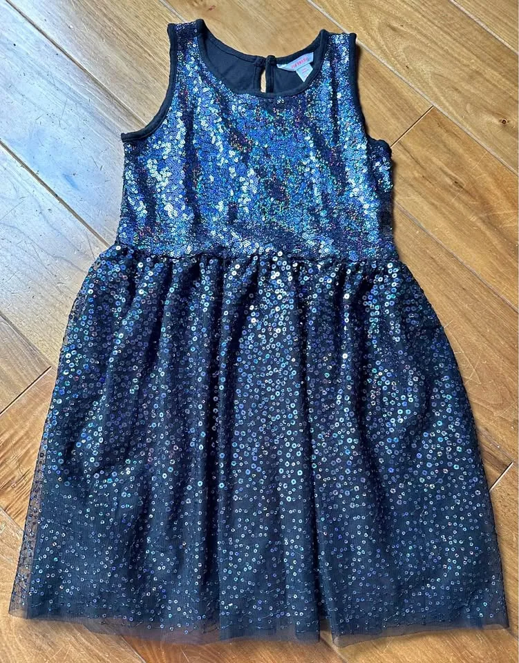 Like NEW Girls Beautiful Sequin Dress thumbnail