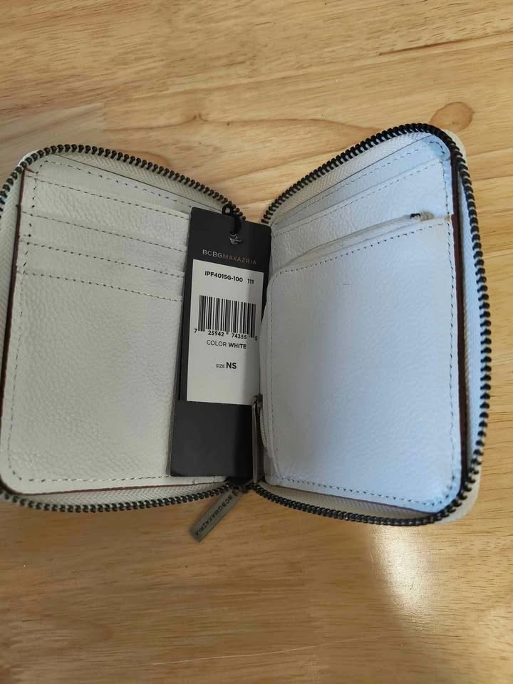 BCBG Maxazria White Leather Wallet Coin Zipper Women Fashion - photo 4