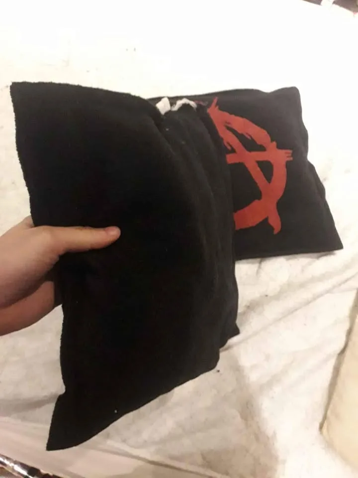 Anarchy pillows image indicator(2)