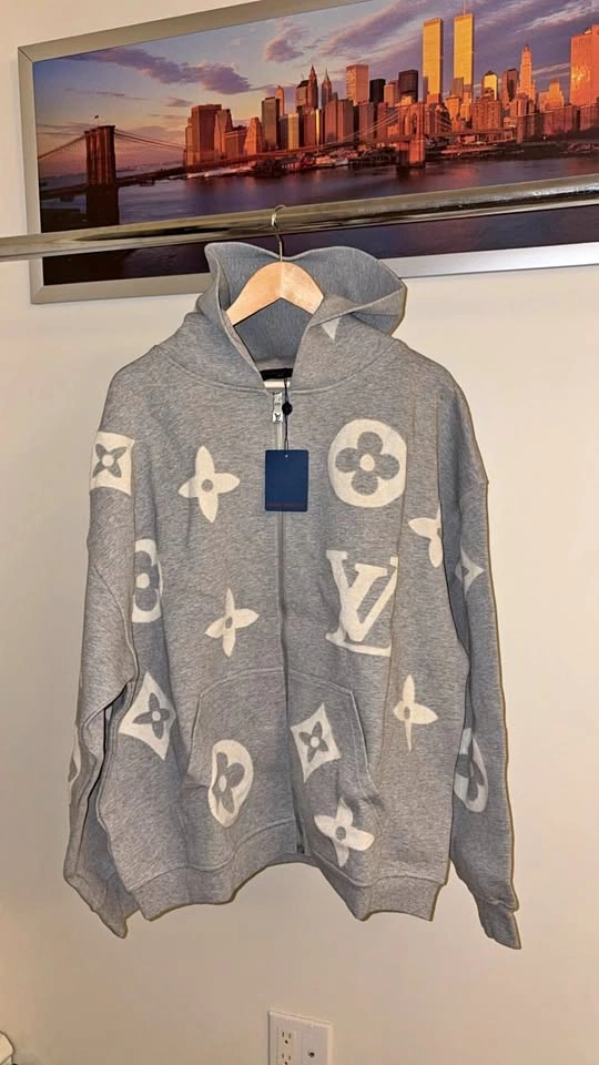 Louis V Hoodie (Grey)