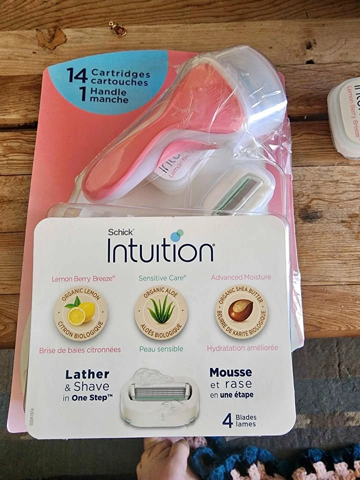 Schick Intuition Razor & 12 Cartridges