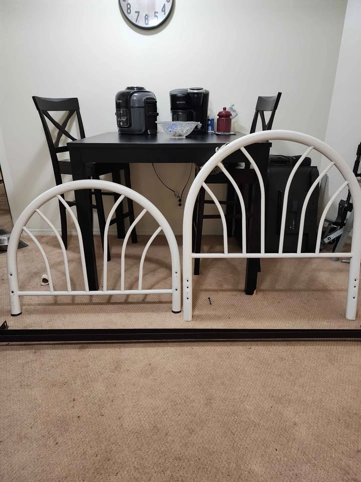 Single bed frame with head and footboard - photo 2