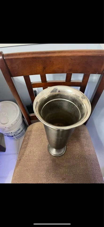 Metal flower vase with flower - photo 3