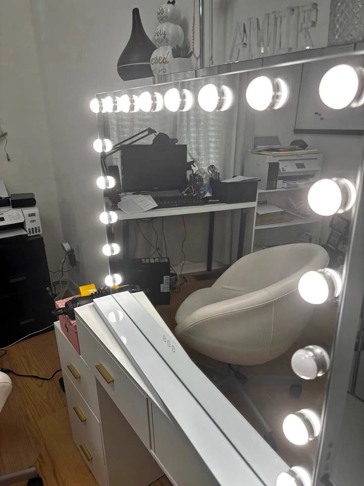 Large Vanity Lighted Mirror with 18 LED Bulbs