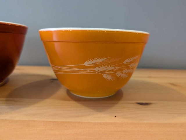 2 Pyrex Autumn Harvest/Wheat Bowls (401, 402) - photo 2