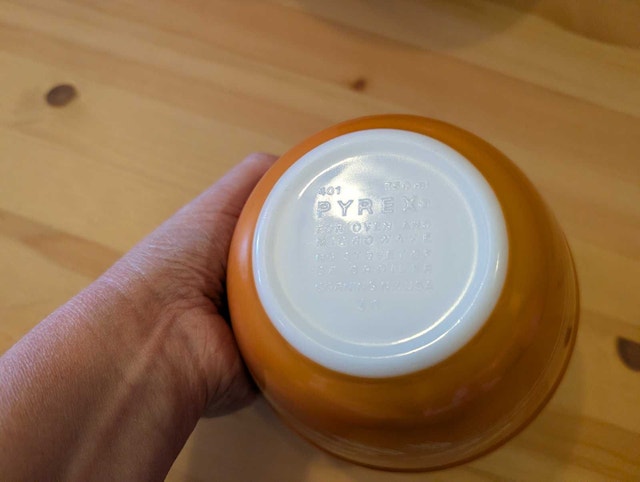 2 Pyrex Autumn Harvest/Wheat Bowls (401, 402) - photo 5