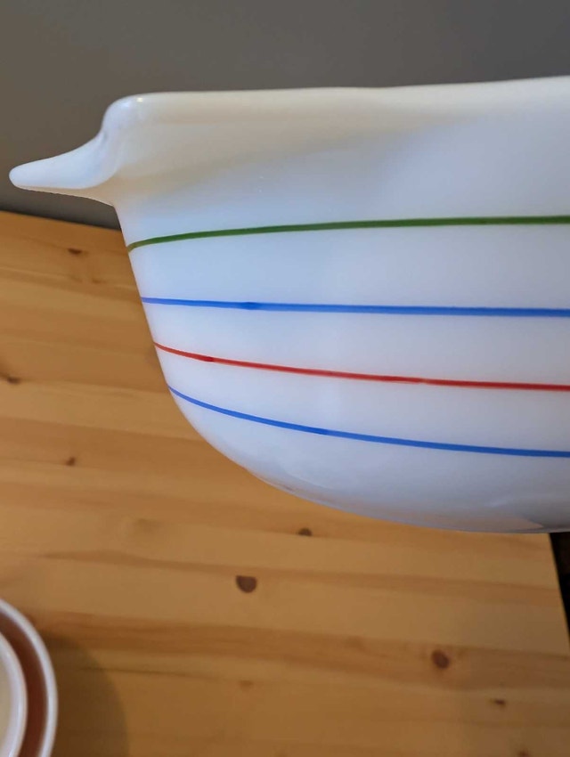 Two Pyrex England Spectrum striped bowls - photo 3