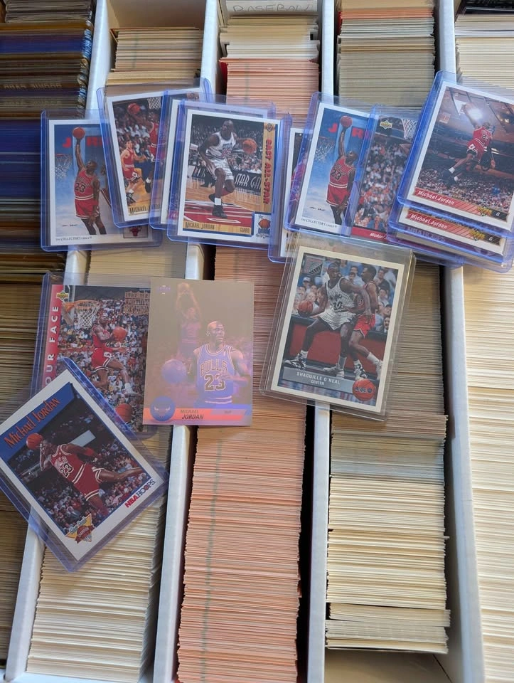 Bulk Sports Cards NFL, NBA, MLB - photo 2