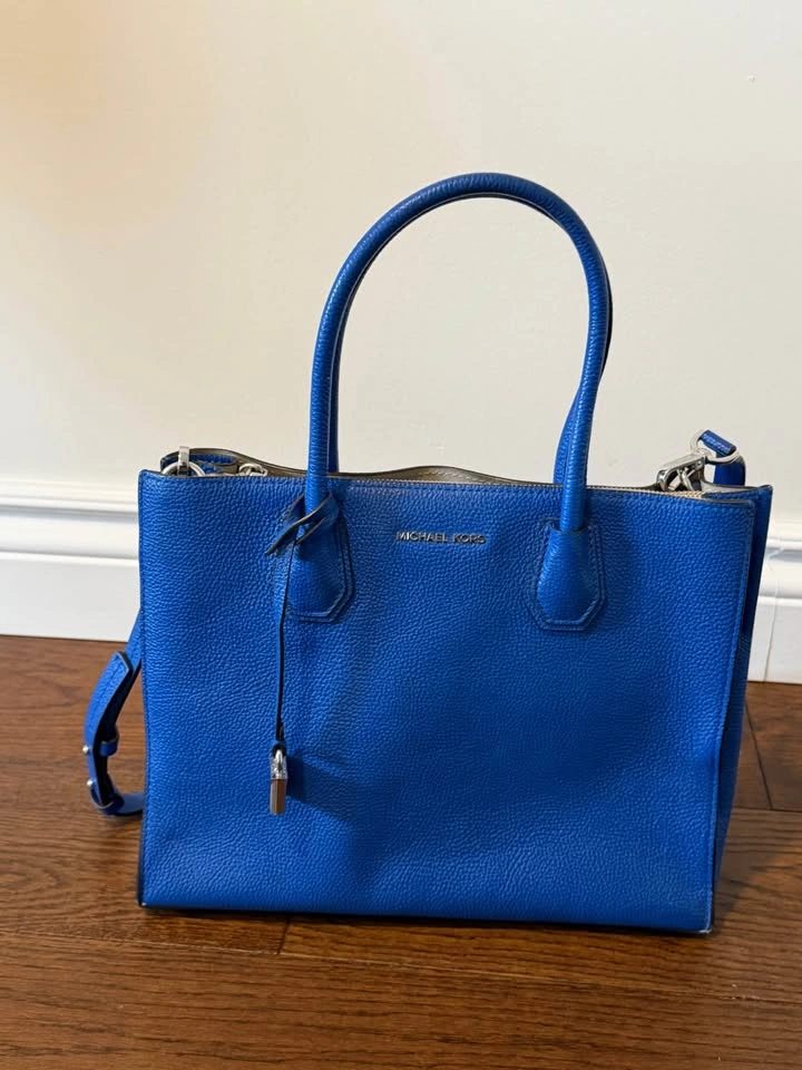 Michael Kors Blue Pebbled Leather Handbag Tote - photo 2