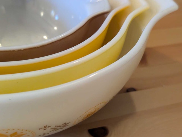 Pyrex Town & Country Cinderella Mixing Bowls - photo 2