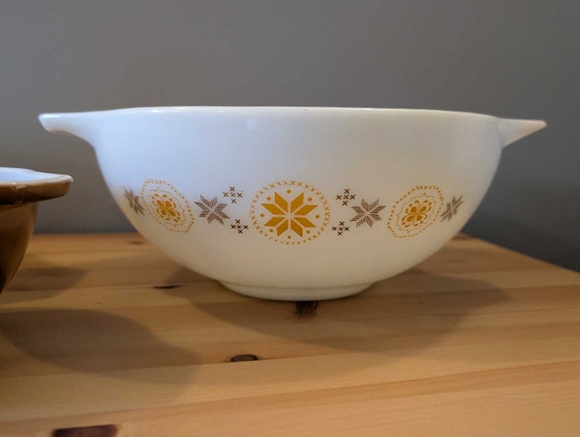 Pyrex Town & Country Cinderella Mixing Bowls - photo 3