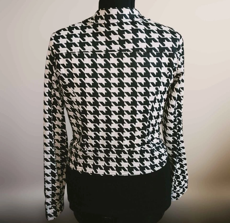 Material Girl Black and Grey Cropped Jacket 🌱 - photo 2