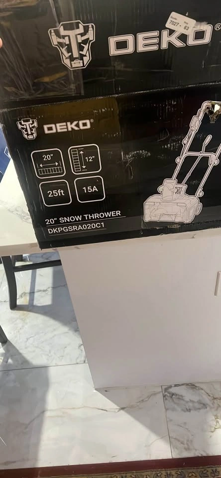 Deko 20” Snow Thrower - photo 2