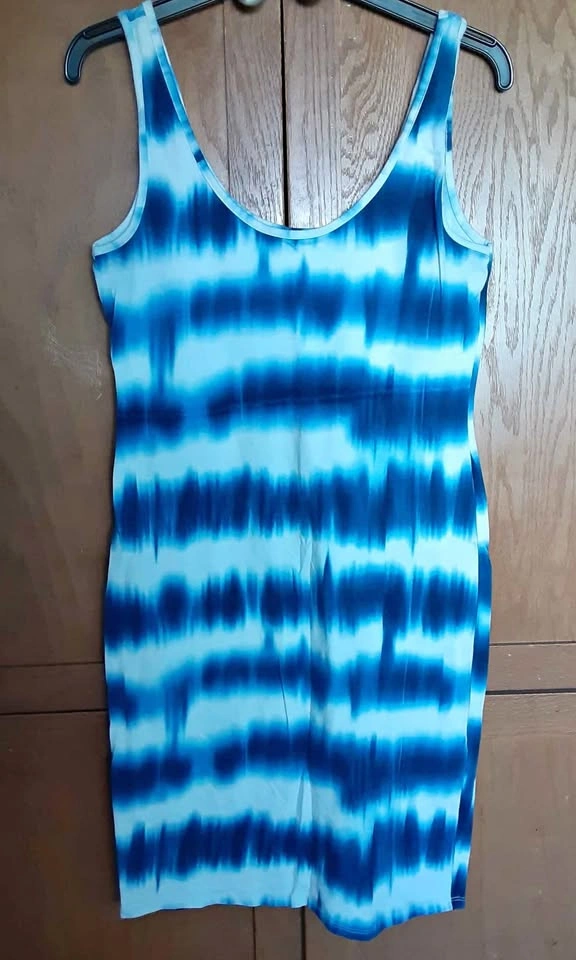 H&M Ladies Blue and White Stretchy Mini Dress 🌱