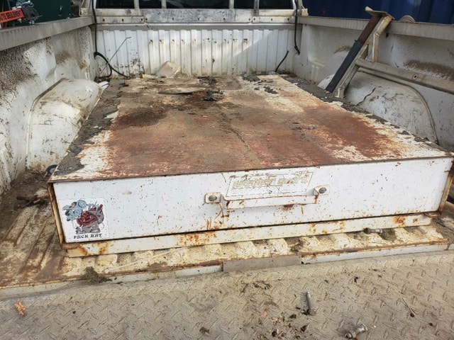 Weather Guard PacRat Slide Out Tool Box