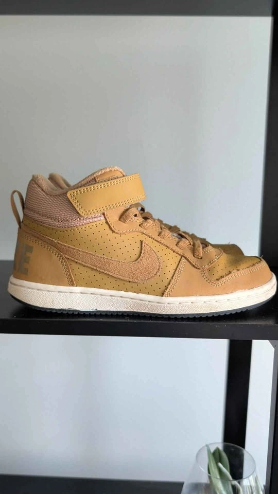 Nike Shoes kids or junior size 1 Year old - photo 3