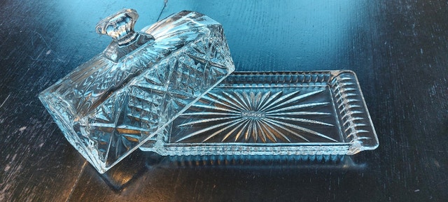 Bowring Shannon Crystal butter dish. Brand new. $25. - photo 2
