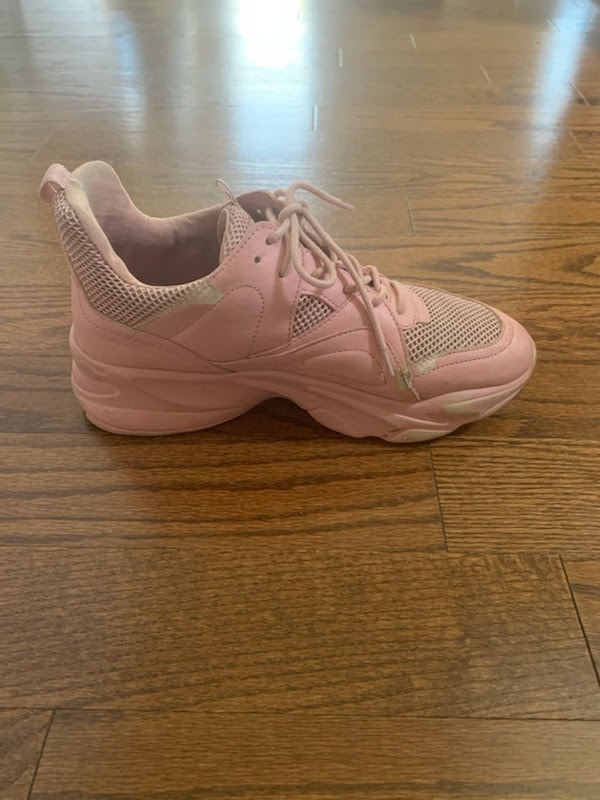 Women Pink Steve Madden sneakers. Size 8.5. $20 - photo 2