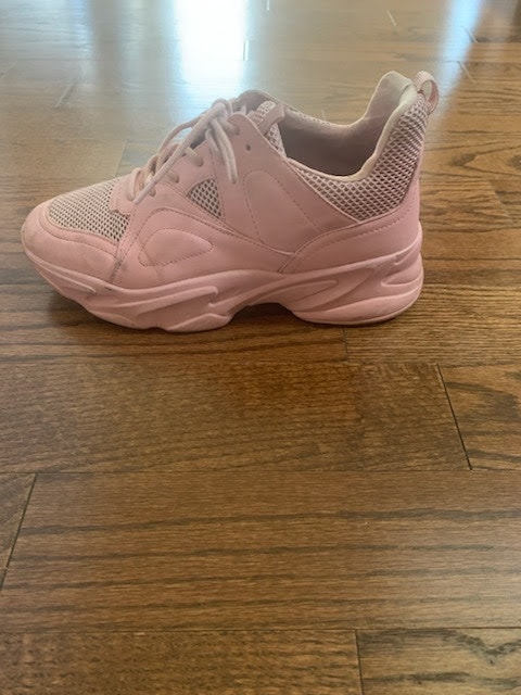 Women Pink Steve Madden sneakers. Size 8.5. $20 - photo 3