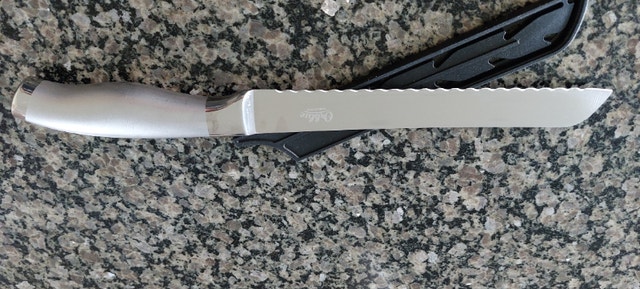 Stainless steel bread knife in great condition. $20 - photo 2