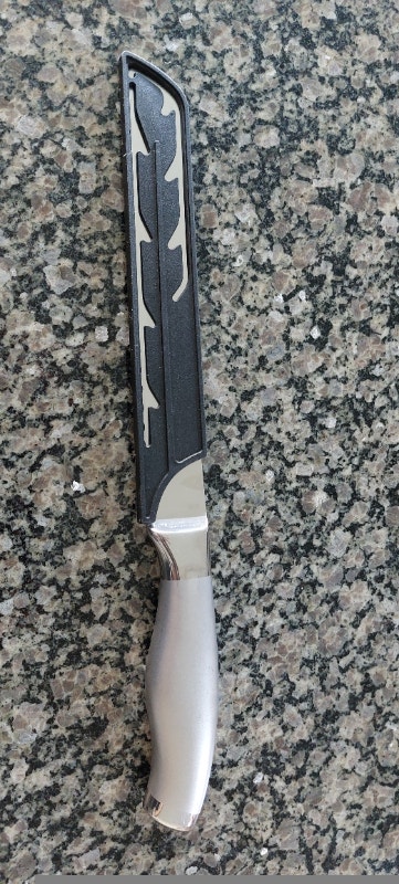 Stainless steel bread knife in great condition. $20 - photo 3