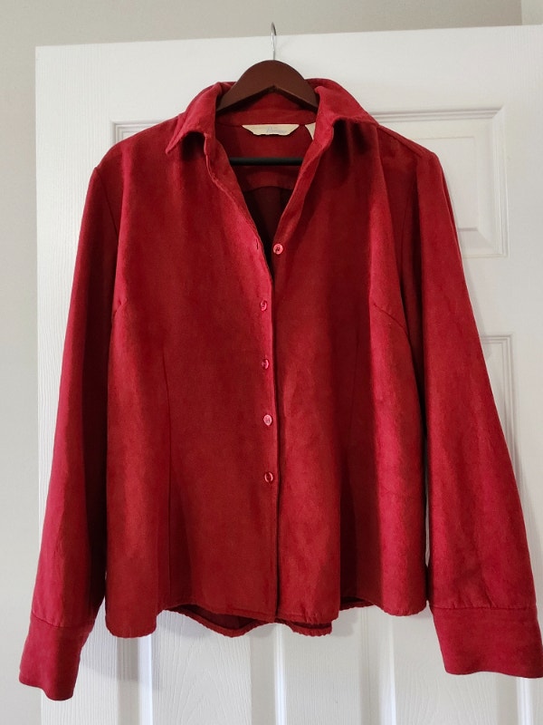 Red velvety blouse. Great condition. Size XL. $20. - photo 2
