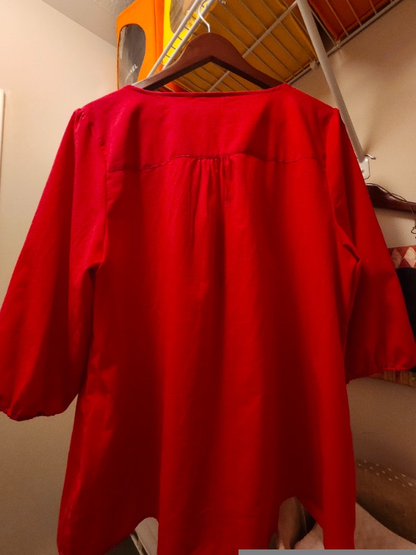 Red light weight blouse in great condition. Size 16. $20. - photo 2