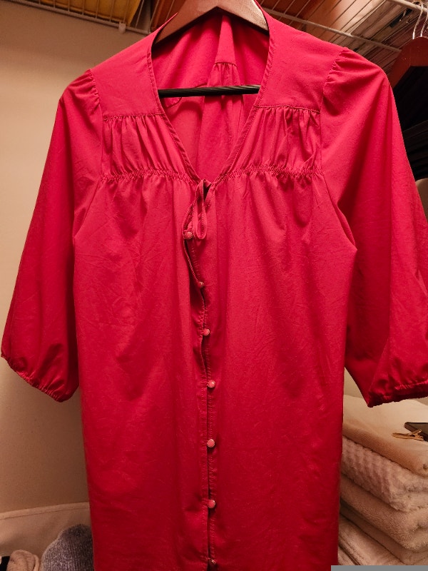Red light weight blouse in great condition. Size 16. $20. - photo 3