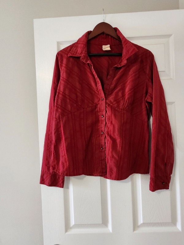 Stretchy red cotton blouse. Good condition. Size XL. $15.