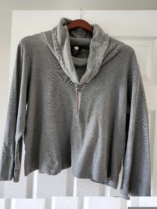 Jones New York grey top. Size XL. $20. - photo 4
