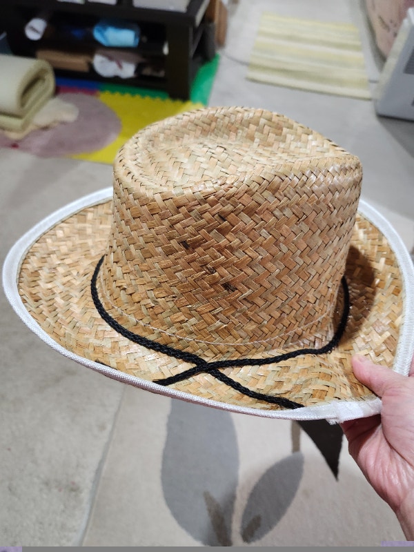 Straw hats. 2 styles. $2 each. - photo 3