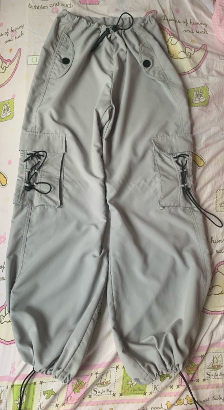 Ladies cargo pants in light grey. Size M. $28