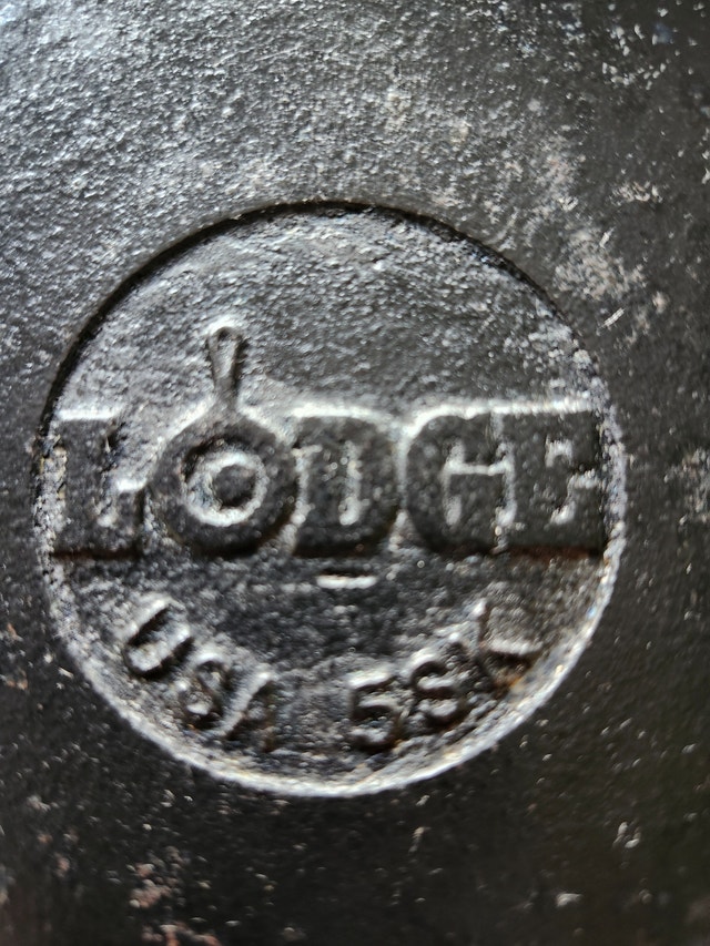 Lodge cast iron pan 8". $20 - photo 5