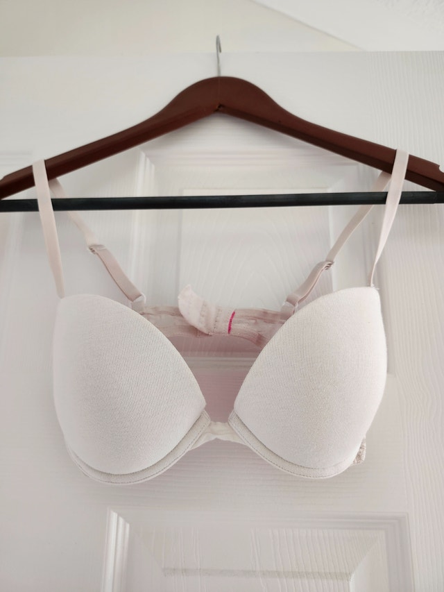 7 bras for $10!! - photo 3