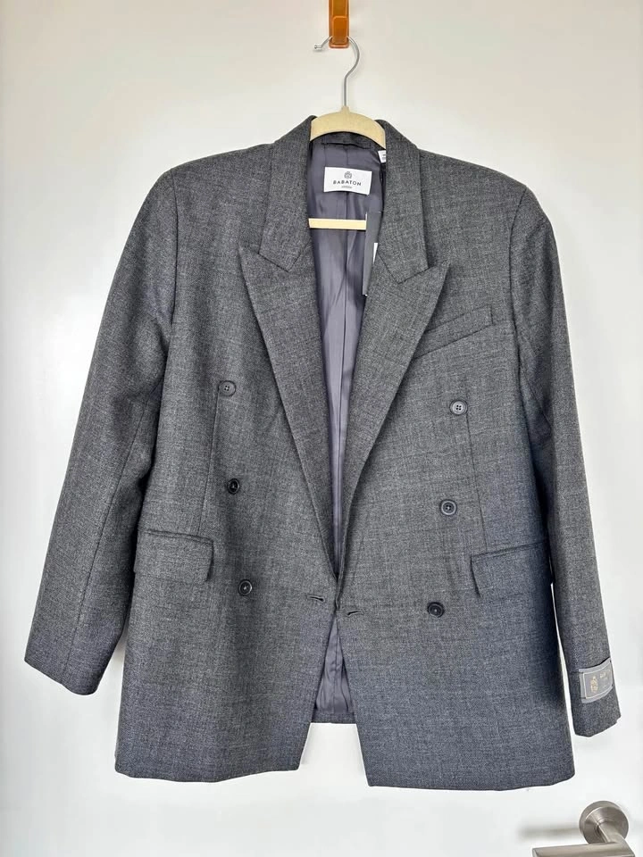 Aritzia Sinclair Blazer Size M Brand New