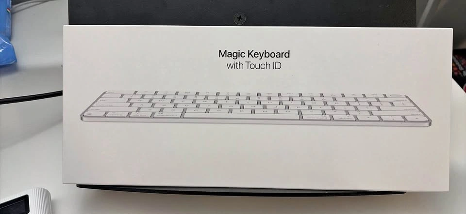 Apple Magic Keyboard with Touch ID (BNIB!)