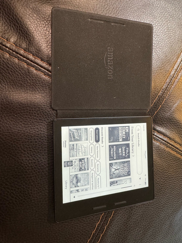 Kindle Oasis 4gig e-reader - photo 3