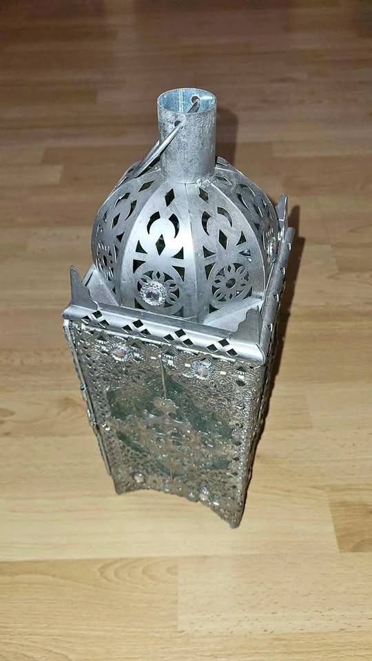 Candle lantern