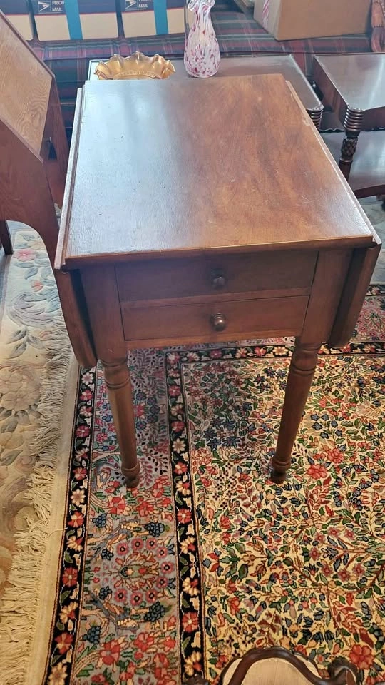 Beautiful 2 drawer stand with drop leaves