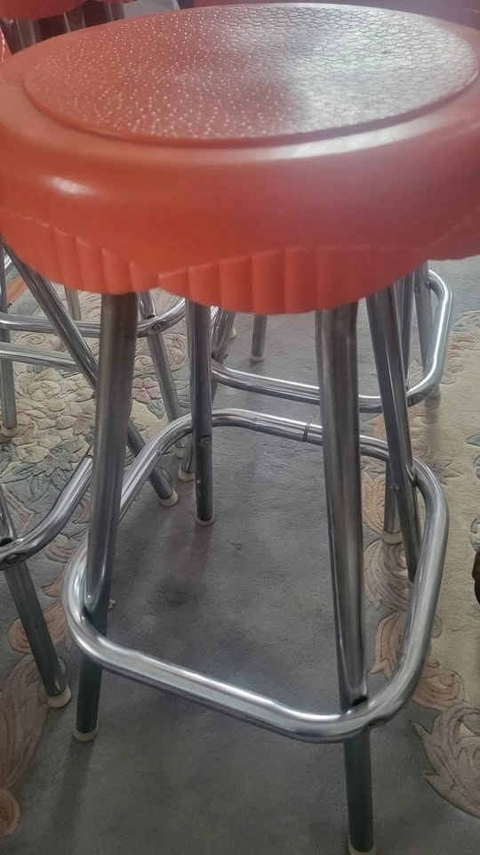 Mid Century Bottle cap like bar stools - photo 4