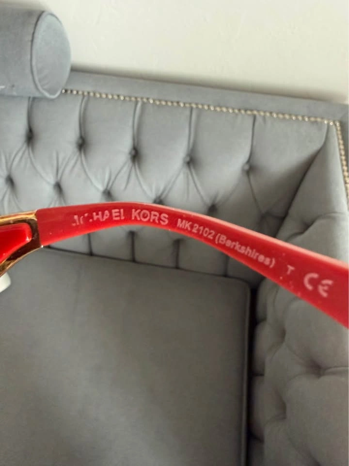Michael Kors Sunglasses - Tortoise/Red Detail - Case - photo 3