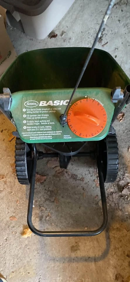 Grass Seed Spreader