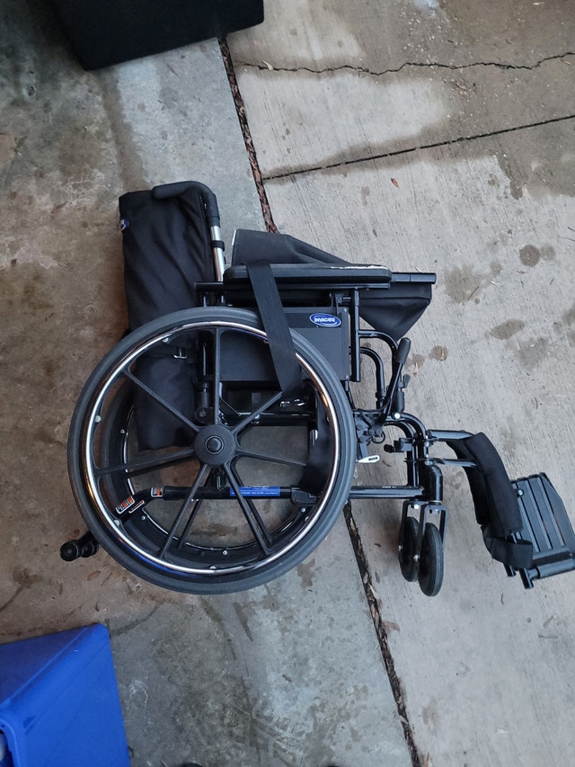 Invacare Chair - photo 4