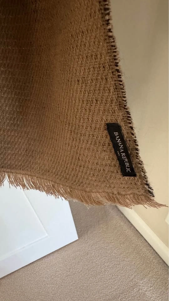 Banana Republic Shawl - photo 2