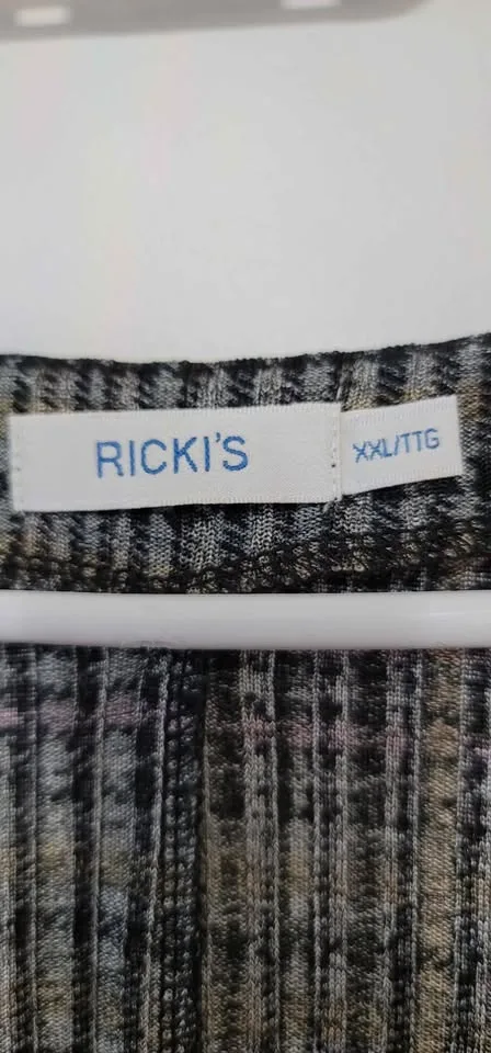 NEW Women's Ricky's Tops Size XXL image indicator(3)