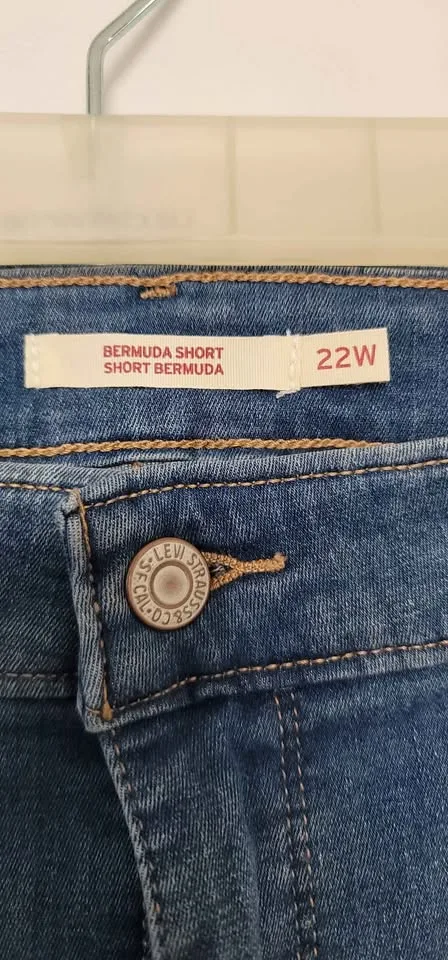 NEW Women's Levi's Bermuda Shorts Size 22W image indicator(3)
