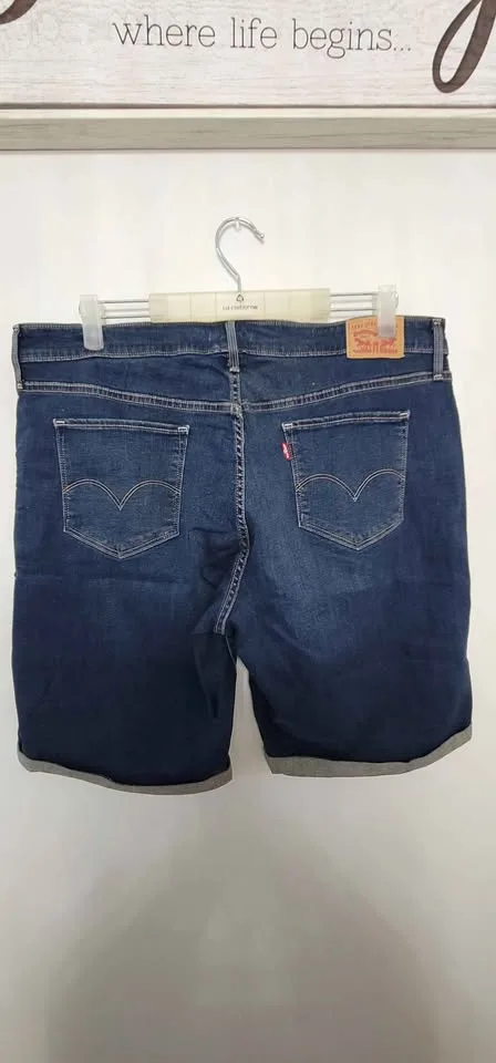 NEW Women's Levi's Bermuda Shorts Size 22W image indicator(4)